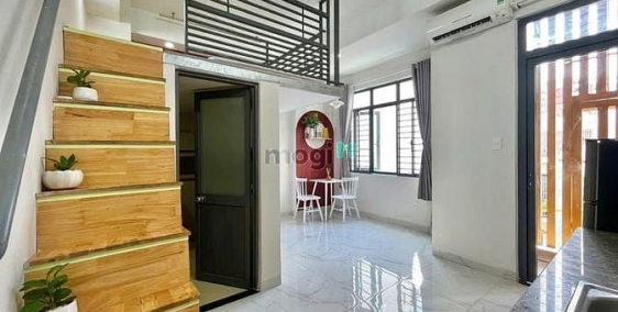 Nhà hàng - Khách sạn: Duplex ban công ngay Nguyễn Văn Thương phường 25