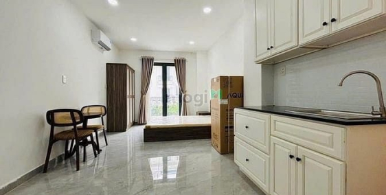 Nhà hàng - Khách sạn: Căn Hộ Ban Công ... Ngay Mặt Tiền Đường Bùi Đình Tuý