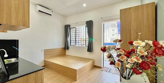 Nhà hàng - Khách sạn: Cho Thuê Căn Hộ Dịch Vụ Full Nột Thất Có Ban Công Gần Ngã 