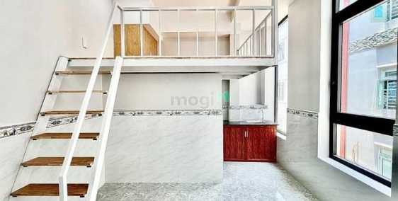 Nhà hàng - Khách sạn: Duplex cửa sổ siu thoáng, nằm ngay trung tam Bình Thạnh