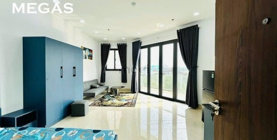 Nhà hàng - Khách sạn:  Khách PASS 1 phòng ban công mới ngay Công viên Làng Hoa 