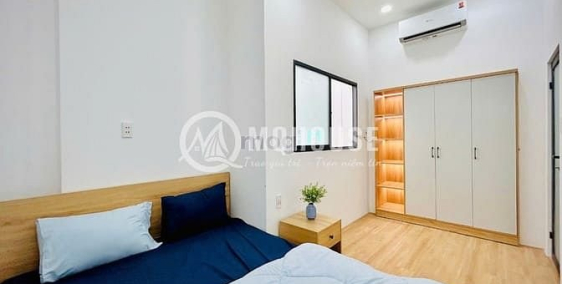 Nhà hàng - Khách sạn: Cho thuê căn hộ 1 phòng ngủ tách bếp ngay Ung Văn Khiêm Bì