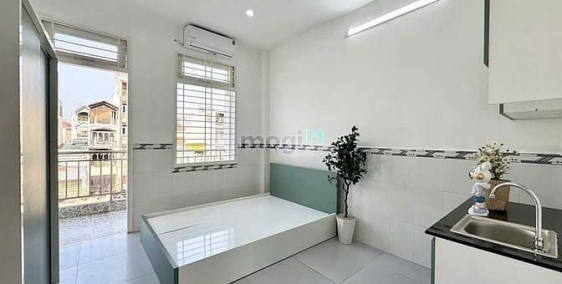 Nhà hàng - Khách sạn: Căn hộ cao cấp  - Full nội thất - Rộng 40m2 - Ngay Emart P