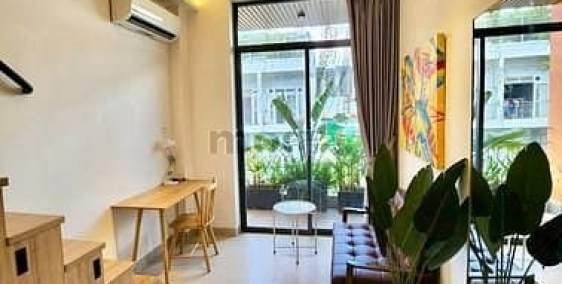 Nhà hàng - Khách sạn: Duplex Ban Công Tại Ngã Tư Hàng Xanh Full Nội Thất