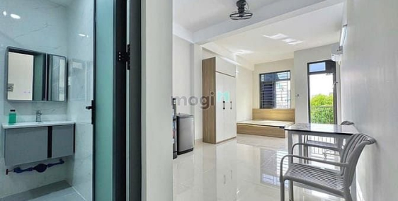 Nhà hàng - Khách sạn: Studio Ban Công Full Nội Thất Ngay Hòa Bình