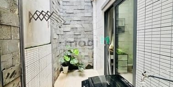 Nhà hàng - Khách sạn: 1PN 50m2 máy giặt riêng, ban công