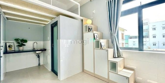 Nhà hàng - Khách sạn: Trống sẳn duplex full nội thất bancol ngay Âu Cơ