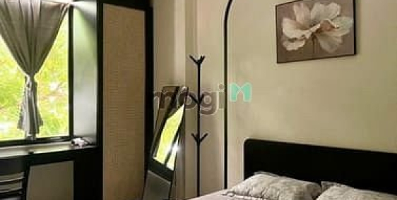 Nhà hàng - Khách sạn: CHDV full nội thất có ko gian. Có view chill. Cử sổ kính l