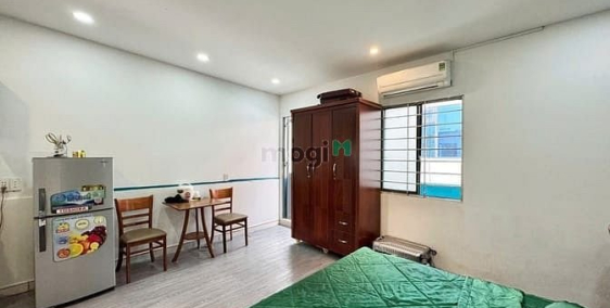 Nhà hàng - Khách sạn: CHDV đầy đủ tiện nghi có ban công Lê Văn Sỷ gần Cầu Lê Văn