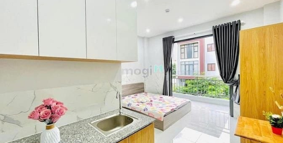 Nhà hàng - Khách sạn: Phòng ban công cực thoáng - ngay CitiSoho Quận 2