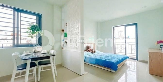 Nhà hàng - Khách sạn:  CHDV đón sáng thoáng gần Ngã Tư Hàng Xanh - Tiện qua Q1 