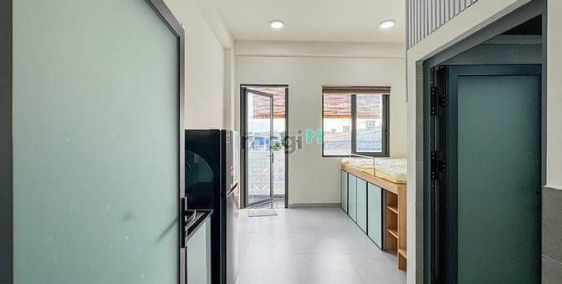 Nhà hàng - Khách sạn: Studio Full Nội Thất Siêu Thoáng Cửa Sổ Ngay Mặt Tiền Nguy