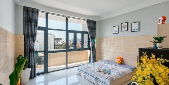 Nhà hàng - Khách sạn: Căn hộ rộng 40m2 bancol full NT ngay mặt tiền đường-Kế bên