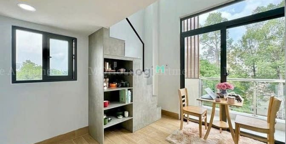 Nhà hàng - Khách sạn: CHDV Duplex Ban Công Ở Được 3 Người Có Thang Máy Ngay Nguy