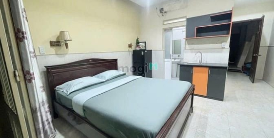 Nhà hàng - Khách sạn: khu Bình Phú I, P11-Q6, thang máy, bãi xe rộng rãi, bảo vệ