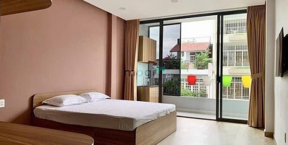 Nhà hàng - Khách sạn: Cho thuê CHDV TÁCH BẾP, BAN CÔNG - FULL NT ngay khu ADC Th