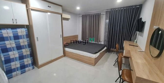 Nhà hàng - Khách sạn: Studio đường Nguyễn Đình Chính thang máy  full nội thất gi