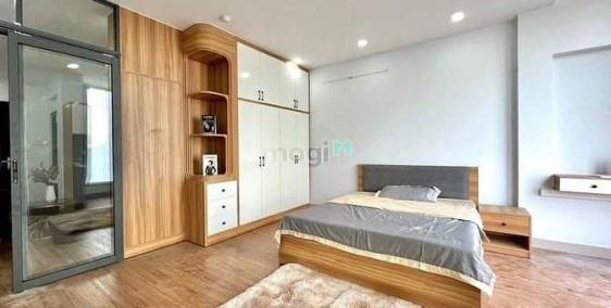 Nhà hàng - Khách sạn: Cho thuê căn hộ 1PN BAN CÔNG ngay công viên Gia Định