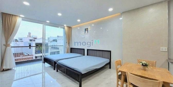 Nhà hàng - Khách sạn: Căn hộ ban công 45m2 - Ở được 4 người 4 xe Gần công thương