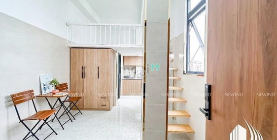 Nhà hàng - Khách sạn: Duplex sv fnt cao cấp cửa sổ to gác cao 2m giá rẻ gần TDT-