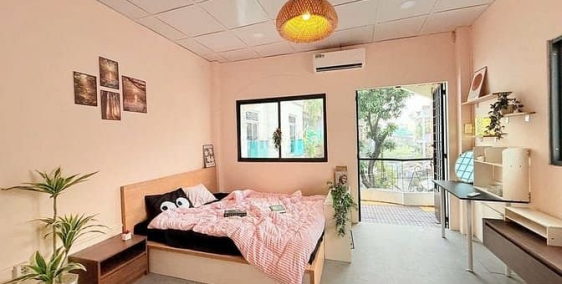 Nhà hàng - Khách sạn: Phòng ban công, xa bếp - Đường D5, Bình Thạnh gần ĐH Ngoại