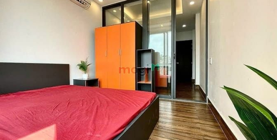 Nhà hàng - Khách sạn: Căn hộ luxury view chung cư Hà Đô, có ban công , full nội 