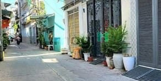 Bán nhà riêng: Quận 4, 3 tầng, nở hậu, 3 phòng ngủ, nhỉnh 5 tỷ