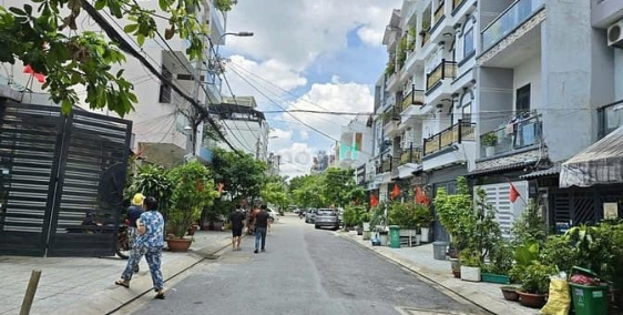 Bán nhà riêng: Nhanh tay mới kịp -nhà huỳnh thị đồng - đường 12m - mặt tiền kinh