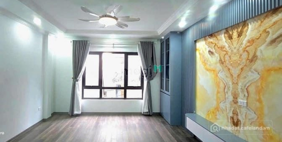 Bán nhà riêng: VIP nhà đẹp ngõ Giáp Bát, giá 8.6 tỷ, hơn 32m2x6T, thang máy, ở l
