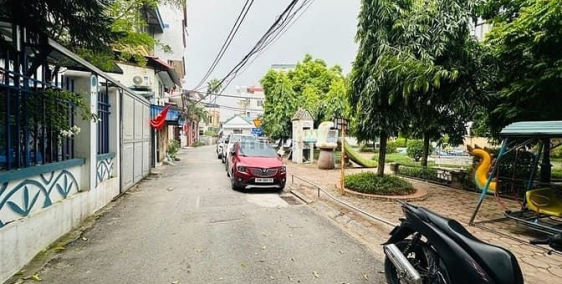 Bán nhà riêng: Hoàng Liệt- Thang Máy- nhà đẹp- fun nội thất- gần ô tô