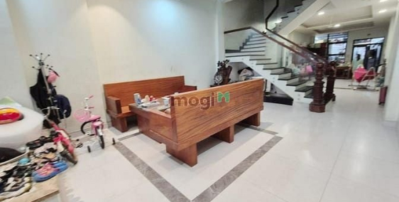 Bán nhà riêng: Nhà đẹp ở ngay hẻm nhựa 8m 4 tầng gần UB Hiệp Bình Phước 5,3x31; 