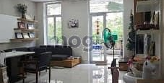 Bán nhà riêng: Nhà đẹp ở ngay 4 tầng, Đ. nhựa 10m, sát CC Phát Đạt 5x18; chỉ 11,