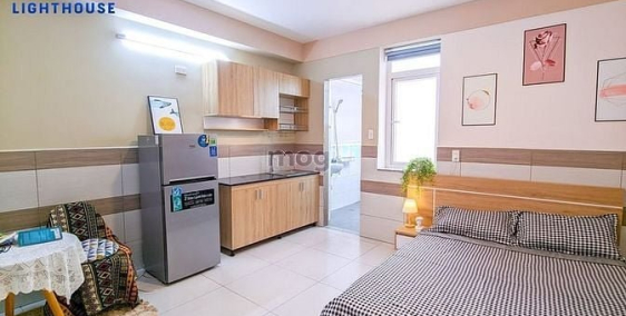 Phòng trọ: CĂN HỘ Dịch Vụ BAN CÔNG LỚN Ngay Trung Tâm QUẬN 10