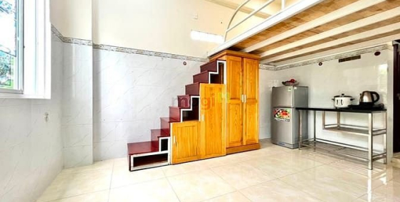 Phòng trọ: Gác lửng tiện nghi cửa sổ thoáng mát, nội thất đầy đủ cạnh ĐH Văn Hiế