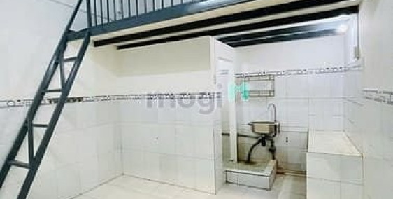 Phòng trọ: Phòng trọ có gác cao, thoáng mát