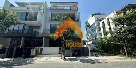 Văn phòng: Toà VP TML 10x20m có thang máy, mới xây dựng giá chỉ 80tr