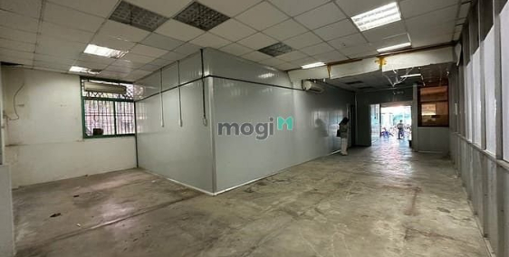 Nhà Kho - Xưởng: Cho thuê kho kết hợp văn phòng tại Thảo Điền - 200m2. Giá thuê 