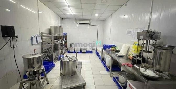 Nhà Kho - Xưởng: Cho Thuê Kho Mặt tiền Quốc Lộ 13, Quận Thủ Đức, DT 750m2, 80 tr