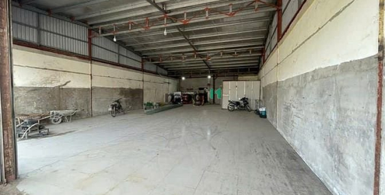 Nhà Kho - Xưởng: Xưởng 1/ Lê Thị Riêng, Q12 - DT: 10×20m - Xe container  - Giá: 