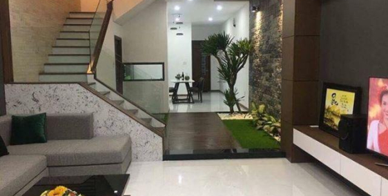 Cho thuê nhà 4 tầng MT đường Nguyễn Tri Phương, giá thuê: 30 triệu/tháng, nhà đẹp kiên cố