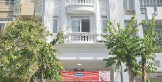 Cho thuê khách sạn góc 2 mặt tiền khu Hưng Gia Phú Mỹ Hưng đường lớn