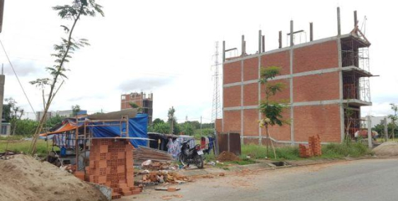 Mặt tiền đường nguyễn trung trực đối diện khu công nghiệp thuận đạo 900tr/100m2