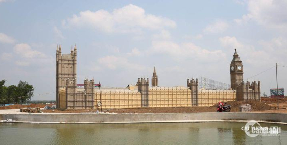 Cát Tường Phú Hưng có Disneyland, 7 kì quan, 2 TTTM, . Nhanh còn chậm hết.