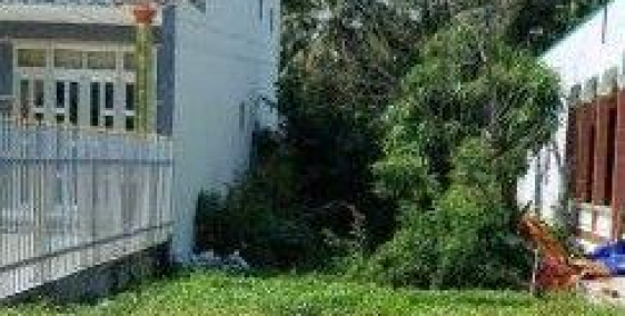 NHÀ CẦN TIỀN BÁN GẤP NỀN ĐẤT TRONG KCN TÂN ĐỨC HẢI SƠN, ,700triệu, dt 110m2