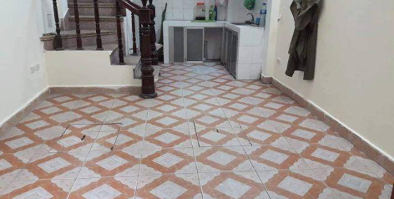 BÁN NHÀ NGÕ 33m2  ĐÊ LA THÀNH ơ 2 tỷ 9