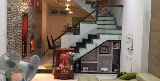 Nhà mặt tiền đường Lý Thái Tổ, Quận 10, 99 m2, doanh thu 700 TR/tháng.