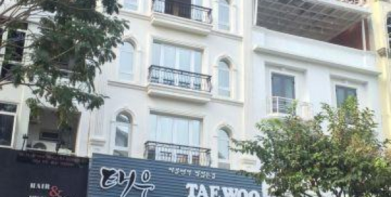 Cần bán nhà 12 PN khu Hưng Gia, Phú Mỹ Hưng kinh doanh căn hộ dịch vụ