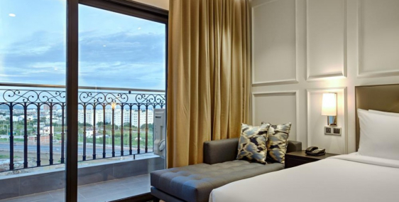 CĂN HỘ DÁT VÀNG TIÊU CHUẨN 5* DANANG GOLDEN BAY