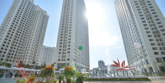 Căn góc 3PN view quảng trường, bể bơi,view hồ, ban công Nam thoáng mát