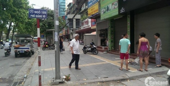 Mặt phố Giảng võ cực hiếm 40m2 giá chỉ 12 tỷ kinh doanh sầm uất.